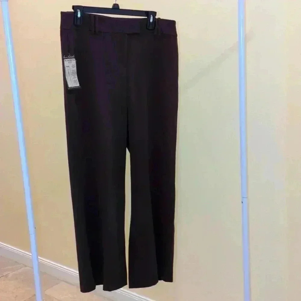 NWT Gloria Vanderbilt Slimming Fit Brown Slacks. Size 12